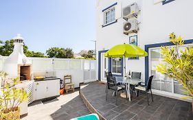 Newly Renovated 2 Bedroom Townhouse - Close To Salema Beach
